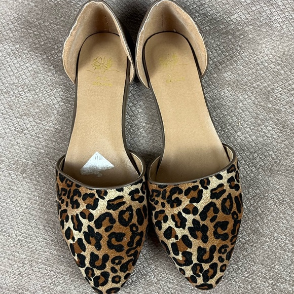 GC Shoes Shoes - G.C. Shoes Leopard Print Women's Flats size 8 EUC